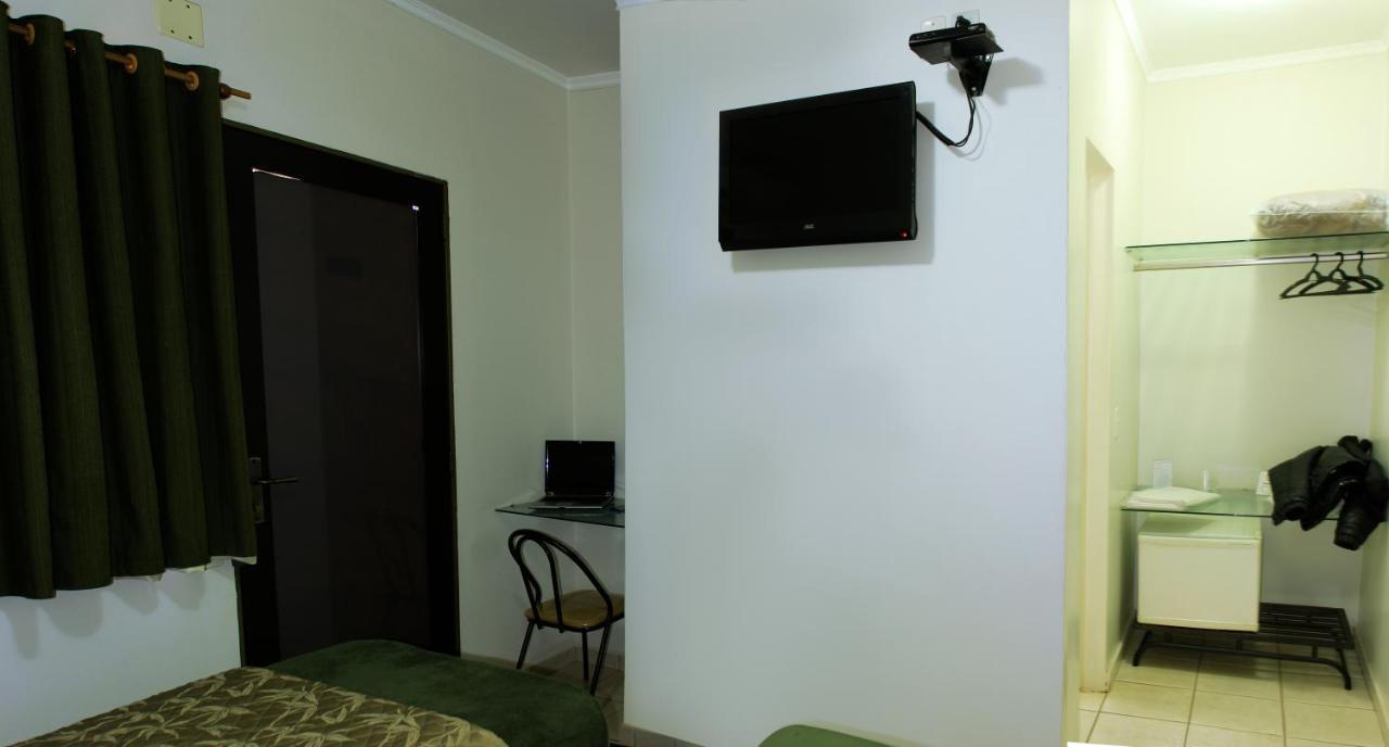 Vancouver Hotel- 500 Metros Rodovia Anhanguera Ribeirao Preto Exterior photo